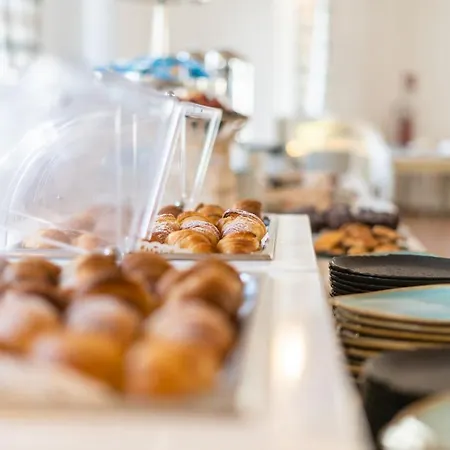 ホテル La Sciara 4*