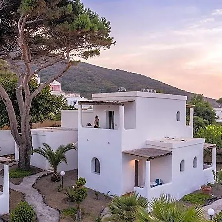 Ξενοδοχείο La Sciara 4*